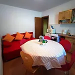 Domacija Za Robom Cerkno