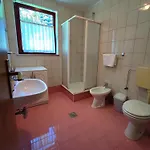 Domacija Za Robom
