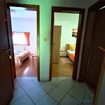 Domacija Za Robom Apartment