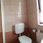 Domacija Za Robom