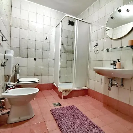 Apartment Domacija Za Robom