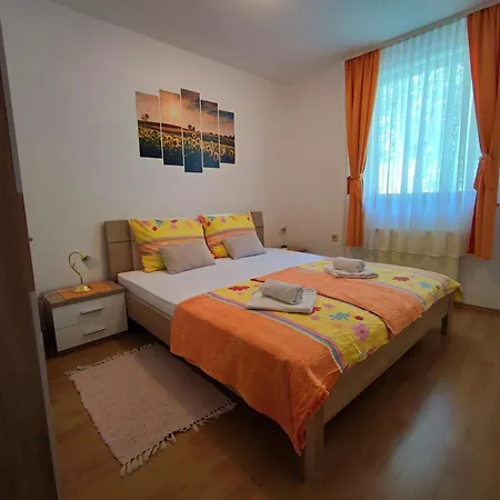 Domacija Za Robom * Cerkno