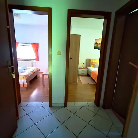 Domacija Za Robom Appartement