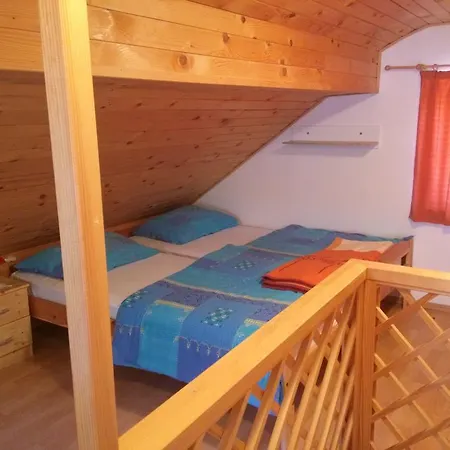 Apartment Domacija Za Robom Cerkno