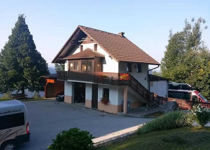 Domacija Za Robom Appartement Cerkno